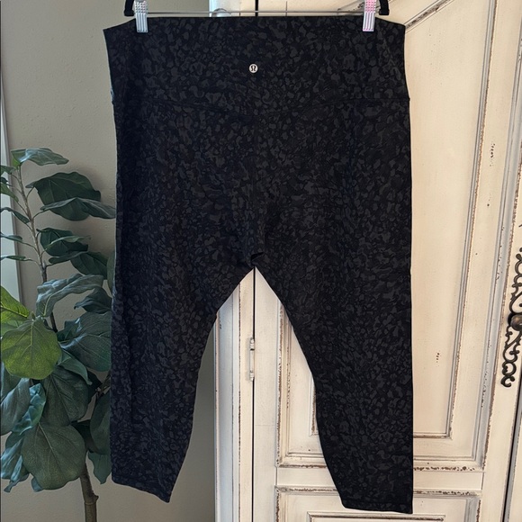 Lululemon Size 20 Black & Gray Align Leggings 24” - Picture 2 of 8